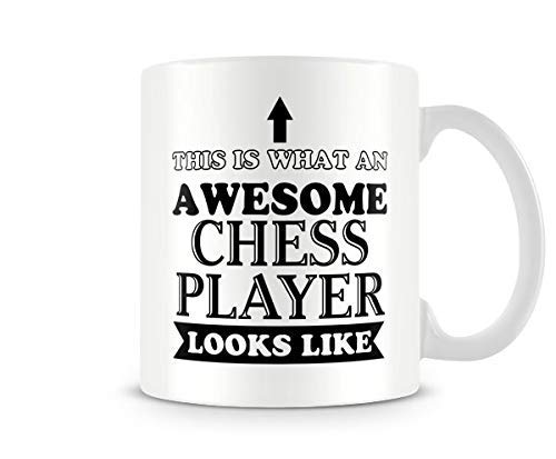 Behind The Glass Impresionante jugador de ajedrez – Taza deportiva impresa – Gran idea de regalo