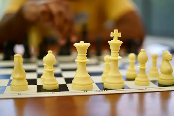 piezas de ajedrez de plástico