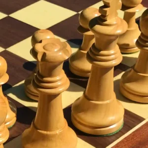 piezas de ajedrez hechas a mano