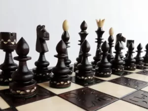 piezas de ajedrez hechas a mano